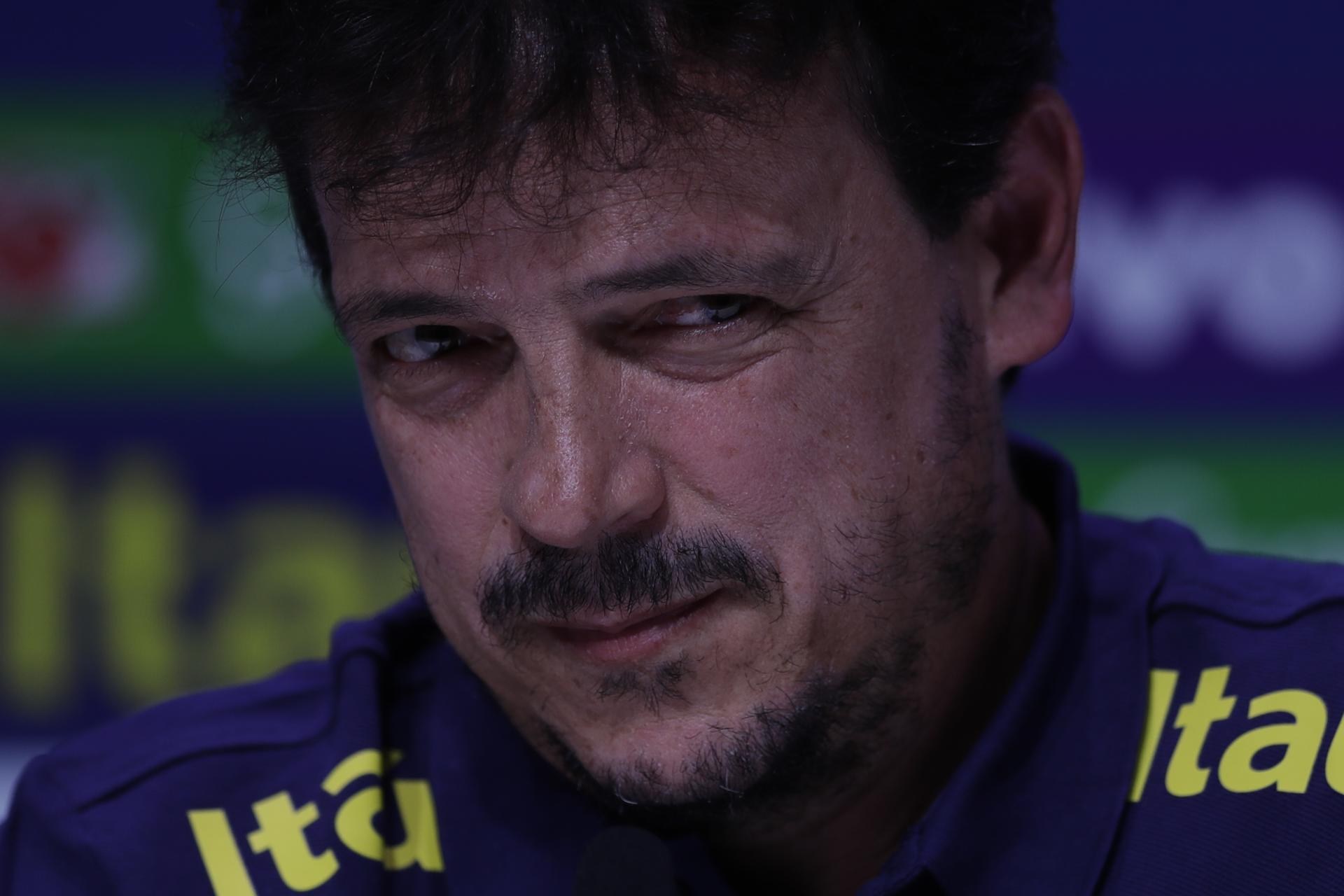 Diniz, seleccionador interino de Brasil, se niega a hablar sobre contratación de Ancelotti - Vivir Ediciones