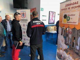 III Jornada de Manejo de Enjambres acoge a bomberos del país