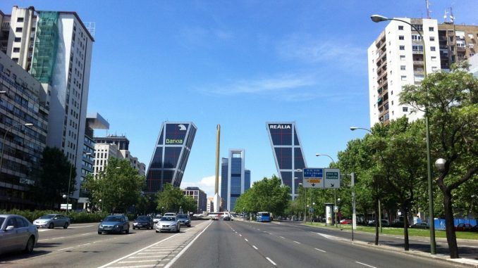 Este domingo por la noche comienzan las obras de rehabilitación del tablero norte del puente de la avenida del Mediterráneo sentido Madrid en dos fases no simultáneas que incluirán el izado de dos tramos de la pasarela a su paso por la M-30.