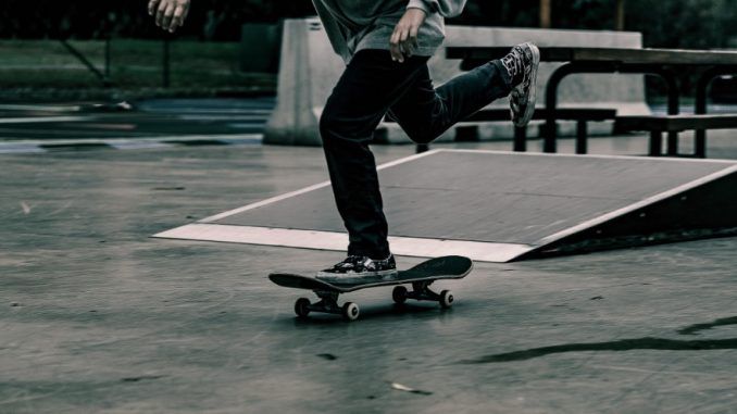 El Gobierno de Móstoles, formado por PSOE y Podemos, construirá una pista de Skate y otra polivalente para la práctica de juegos de equipo y un circuito de calistenia en la Avenida de Portugal, en cuyas obras invertirá 917.430 euros.