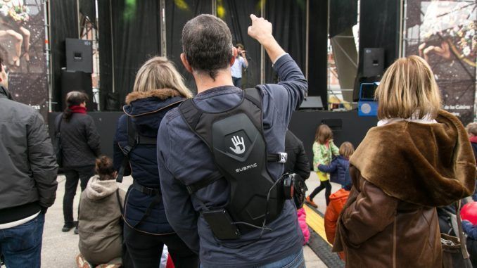 La Feria Internacional de las Culturas se convierte en un éxito gracias a la última tecnología para que personas con discapacidad disfruten de la oferta cultural