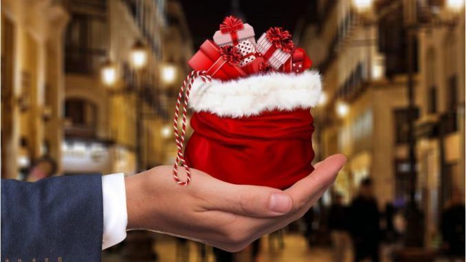 "Vigilar los bolsos o mochilas" y "evitar llevar monederos o móviles en el bolsillo trasero de pantalones" son algunos de los consejos de la Policía Local de Alcorcón para las compras navideñas antes de Reyes