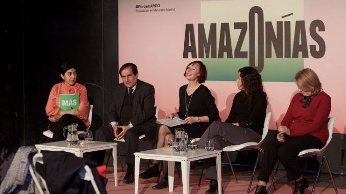 Amazonías, un acercamiento a la Amazonía peruana a través de la mirada de 47 artistas contemporáneos y piezas tradicionales