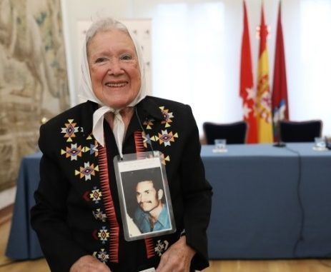 El Consistorio de Madrid reconoce a Nora Cortiñas su "defensa y lucha por los derechos humanos"