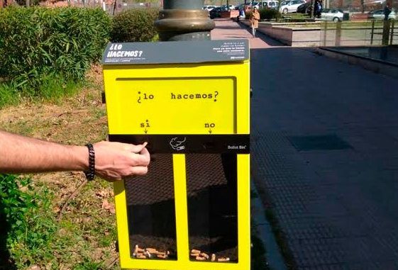 Instalados en Móstoles 5 ceniceros-urna para concienciar e implicar la limpieza del municipio