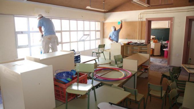 48 colegios fuenlabreños reciben 3.800 € para pintar sus edificios