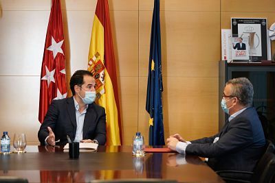 El vicepresidente, consejero de Deportes, Transparencia y portavoz del Gobierno regional, Ignacio Aguado, se ha reunido esta mañana con el presidente de la Federación de Municipios de Madrid (FMM), Guillermo Hita