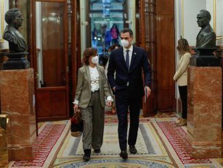 Pedro Sánchez y Carmen Calvo a la entrada del Congreso