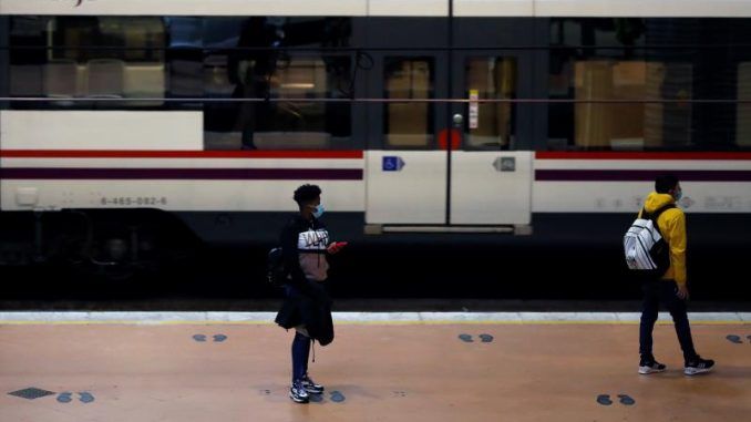 Cae una banda dedicada al robo de baterías en estaciones de tren de Madrid