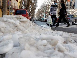 Acumulación de nieve junto a la Plaza de Cascorro, en Madrid