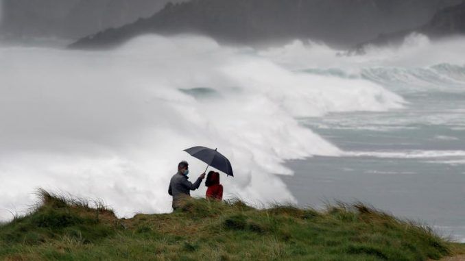 Doce comunidades en alerta por los fuertes vientos y lluvias que trae Karim