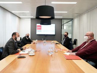 Reunión entre la Comunidad de Madrid y los agentes sociales para abordar la situación económica de la región.