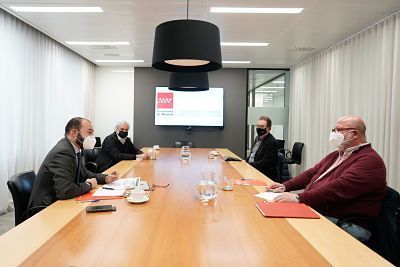 Reunión entre la Comunidad de Madrid y los agentes sociales para abordar la situación económica de la región.