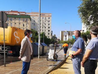 El Ayuntamiento pone en marcha a través de Lipasam un nuevo plan de refuerzo de baldeo y desinfección de las calles y de los puntos de manipulación de contenedores