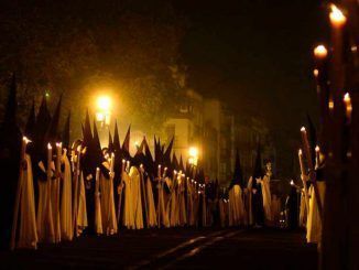 La Madrugada de Sevilla es, sin duda, una de las jornadas más especiales y antiguas de la Semana Santa en Sevilla.