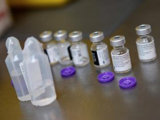 Varias dosis de la vacuna de Pfizer