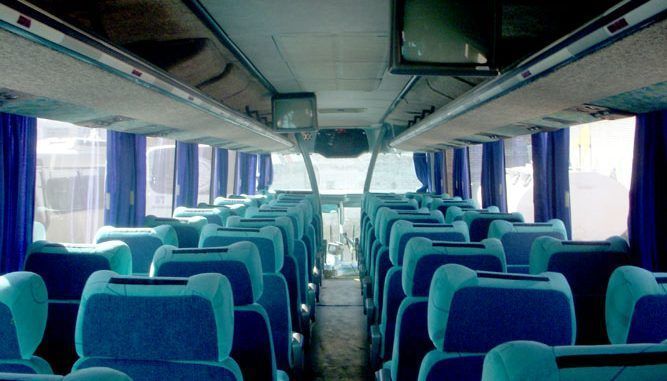 El interior de un autobus