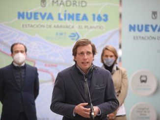 El alcalde de Madrid, José Luis Martínez-Almeida en la inauguración de la nueva línea 163 de la EMT