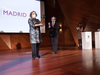 Rosa Menéndez, premio Clara Campoamor 2021, recibe el premio