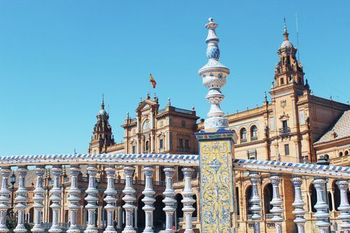 El Ayuntamiento de Sevilla celebra un año más la tradicional Velá de Alcosa.