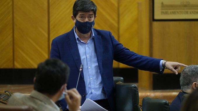 El vicepresidente durante su intervención en el pleno