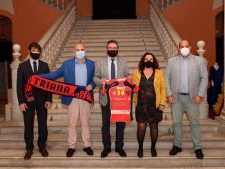 El Ayuntamiento apoya el proyecto del Prointegrada Balonmano Triana que pretende consolidarse en la elite nacional