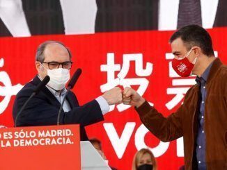 El candidato a la presidencia de la Comunidad de Madrid, Ángel Gabilondo y Pedro Sánchez, el líder del partido