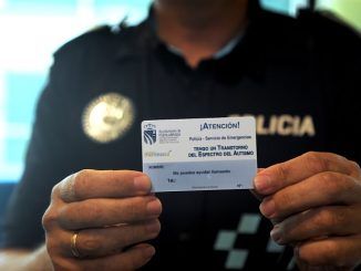 Tarjeta de emergencia para personas con autismo repartidas por la Policía Local de Fuenlabrada