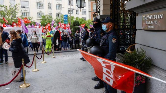 Comisiones obreras en una manifestación