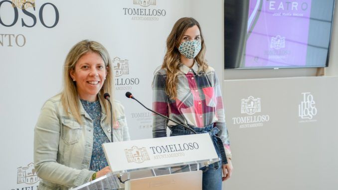 La alcaldesa de Tomelloso, Inmaculada Jiménez, ha presentado este lunes, junto con la concejala de Cultura, Nazareth Rodrigo, la 28 Muestra Local de Teatro que, como anunció recientemente, llevará desde esta edición el nombre de ‘José María Arcos’, “un hombre de teatro, que se volcó con la cultura de la ciudad, que cimentó la Muestra hace mucho tiempo y que cada vez que se subía a un escenario con su grupo Pathos nos dejaba a todos sin palabras”, ha afirmado.