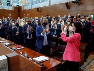 Ayuso es investida presidenta de Madrid con los votos de PP y Vox