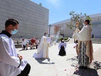 Arroyomolinos celebra las fiestas del Corpus Christi con solo una misa.