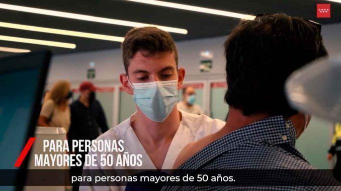La Comunidad de Madrid amplía hoy la autocita para vacunarse contra el COVID-19 a mayores de 50 años