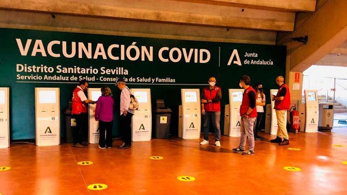 Andalucía avanza en la vacunación de los mayores de 40 años