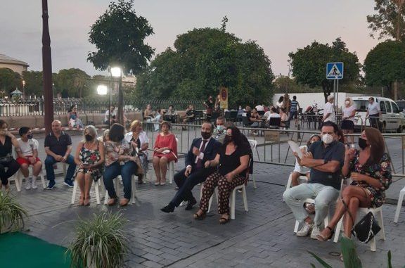 desfile de moda en la calle Betis