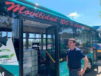 Pereira se interesa por la prueba piloto de la Comunidad de Madrid en Getafe con un autobús urbano 100% eléctrico