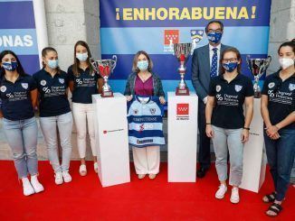 La Comunidad de Madrid homenajea al equipo femenino del Club de Rugby Complutense Cisneros
