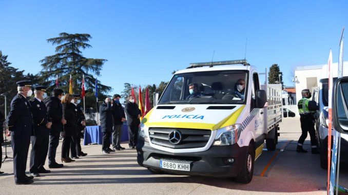 Cesión oficial del vehículo de pesaje a la Policía Municipal de Madrid