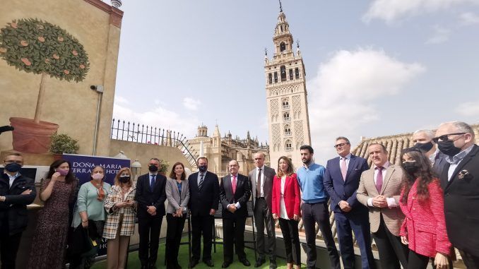 El Ayuntamiento de Sevilla y el Ministerio de Industria, Comercio y Turismo del Gobierno de España, van a poner en marcha una estrategia de impulso a la actividad comercial.