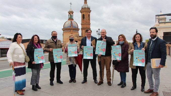El Ayuntamiento de Sevilla ha presentado junto a la Asociación de Comerciantes de Triana la campaña ‘Compra en Triana y date una alegría’.