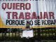 Fotografía de archivo fechada el 3 de agosto de 2020 que muestra a una mujer mientras participa en una protesta y pide facilidades laborales, en San José (Costa Rica). EFE/Jeffrey Arguedas