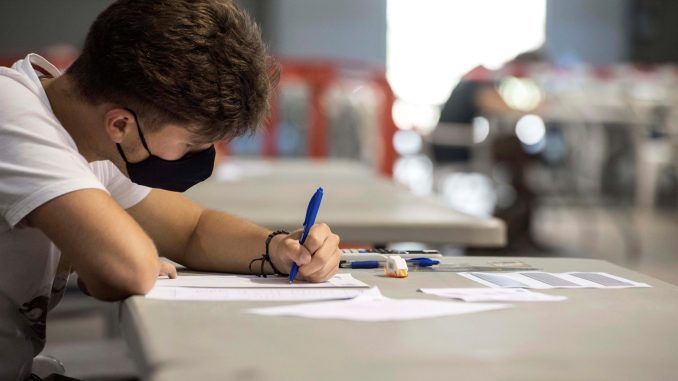 Un estudiante universitario, en una fotografía de archivo. EFE
