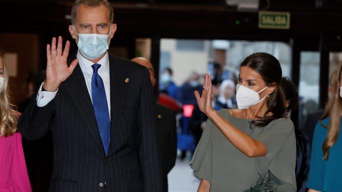 Los reyes visitan este miércoles en Madrid la célula de crisis constituida por Cruz Roja Española con el fin de conocer la labor que esta entidad benéfica está llevando a cabo para atender a desplazados por la guerra de Ucrania. Fotografía de archivo. EFE/ Ballesteros
