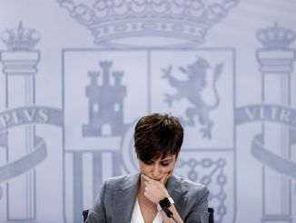 La ministra de Política Territorial y portavoz del Gobierno, Isabel Rodríguez durante la rueda de prensa ofrecida tras la reunión del Consejo de Ministros, este martes en el Palacio de la Moncloa. EFE/ Emilio Naranjo