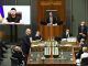Un momento de la intervención por videoconferencia del presidente ucraniano, Volodimir Zelenski (en la pantalla) en el Parlamento australiano, en Canberra. EFE/EPA/LUKAS COCH