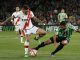 El delantero brasileño Willian José (d), del Real Betis, disputa el partido ante el centrocampista argentino del Rayo Óscar Trejo (i) en una imagen de archivo. EFE/Julio Muñoz