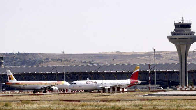 Vista general de la T-4 del aeropuerto Adolfo Suárez Madrid-Barajas, en una fotografía de archivo. EFE/J. J. Guillén
