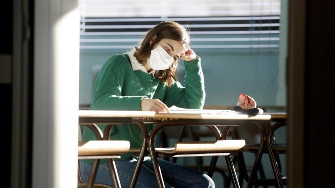 Imagen de archivo de un aula en un instituto. EFE/EPA/MOURAD BALTI TOUATI
