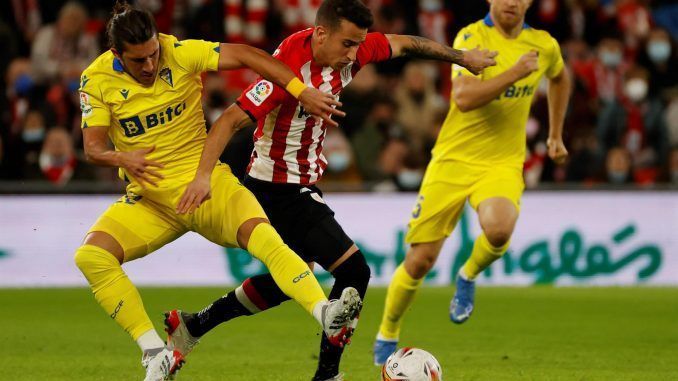 Imagen del Athletic-Cádiz de LaLiga disputado esta temporada en el estadio San Mamés. EFE/Archivo
