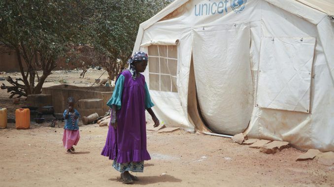 Carpas de los desplazados internos malienses en el campo de refugiados de Mopti. EFE/ Idrissa Diakité
